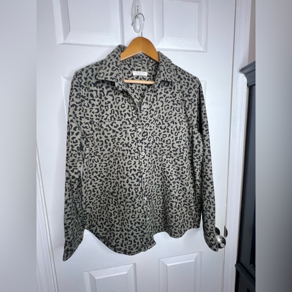 Beach Lunch Lounge Women’s Medium Gray Animal Print Shirt Jacket Shacket M - Picture 9 of 12